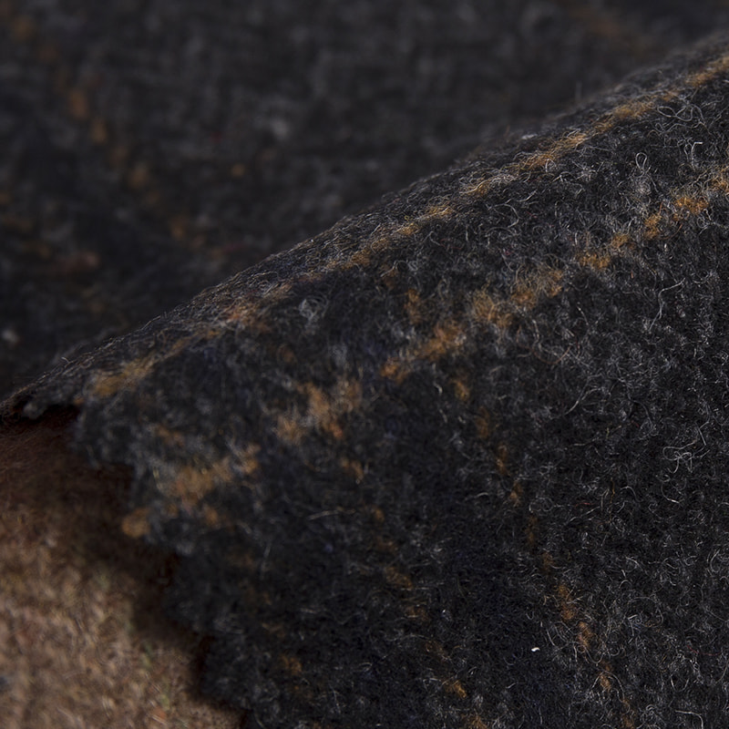 Tartan kockás öltöny, halszálkás tweed szövet